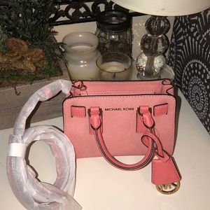 Michael Kors Dillon Crossbody